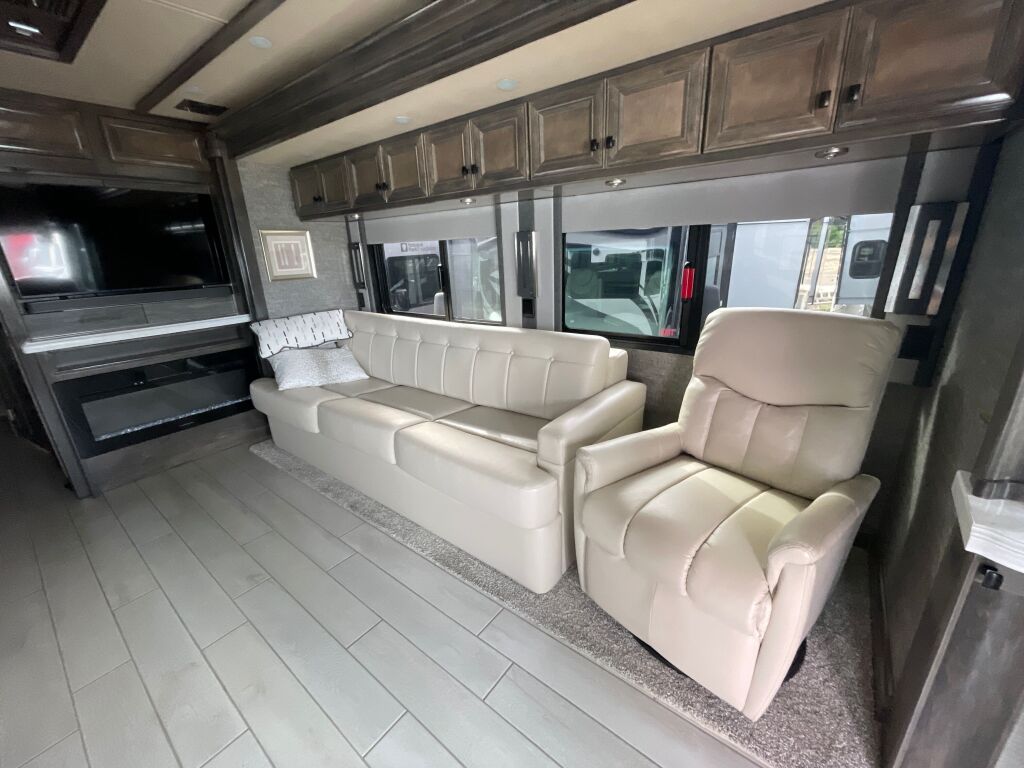 2022 Tiffin Motorhomes Allegro Bus 37AP