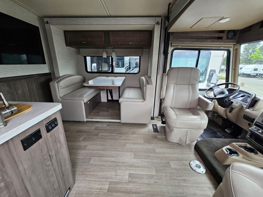 2020 Winnebago Adventurer 27N