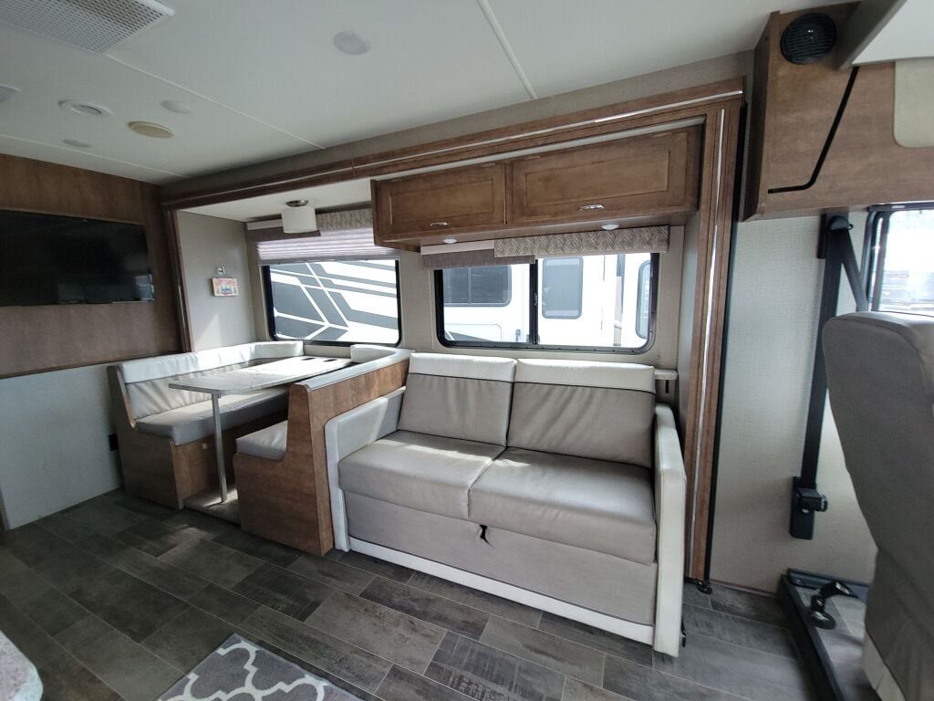 2018 Winnebago Intent 30R