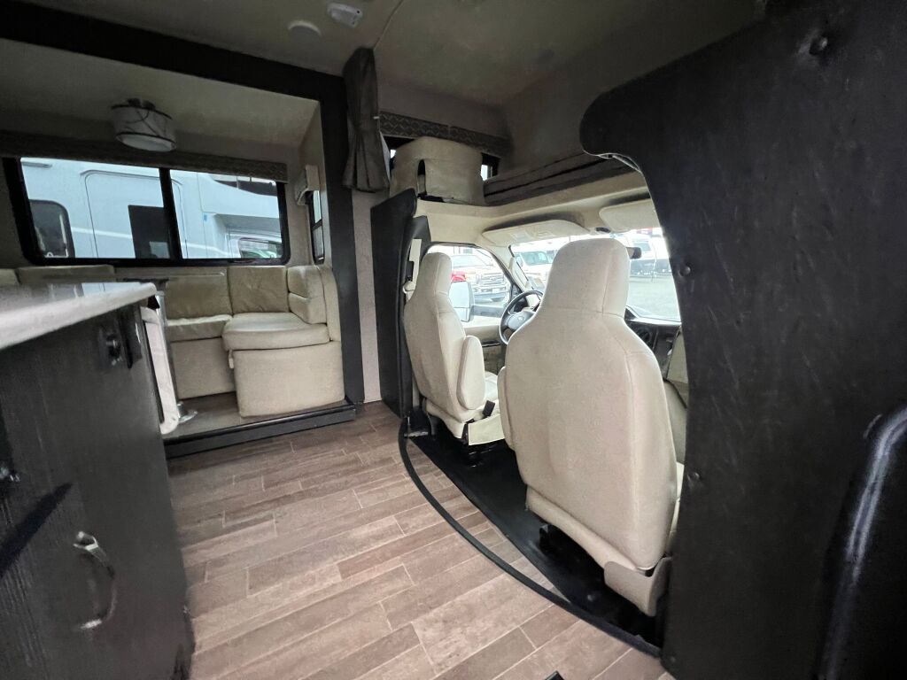 2018 Dynamax Isata 4 series 25FW