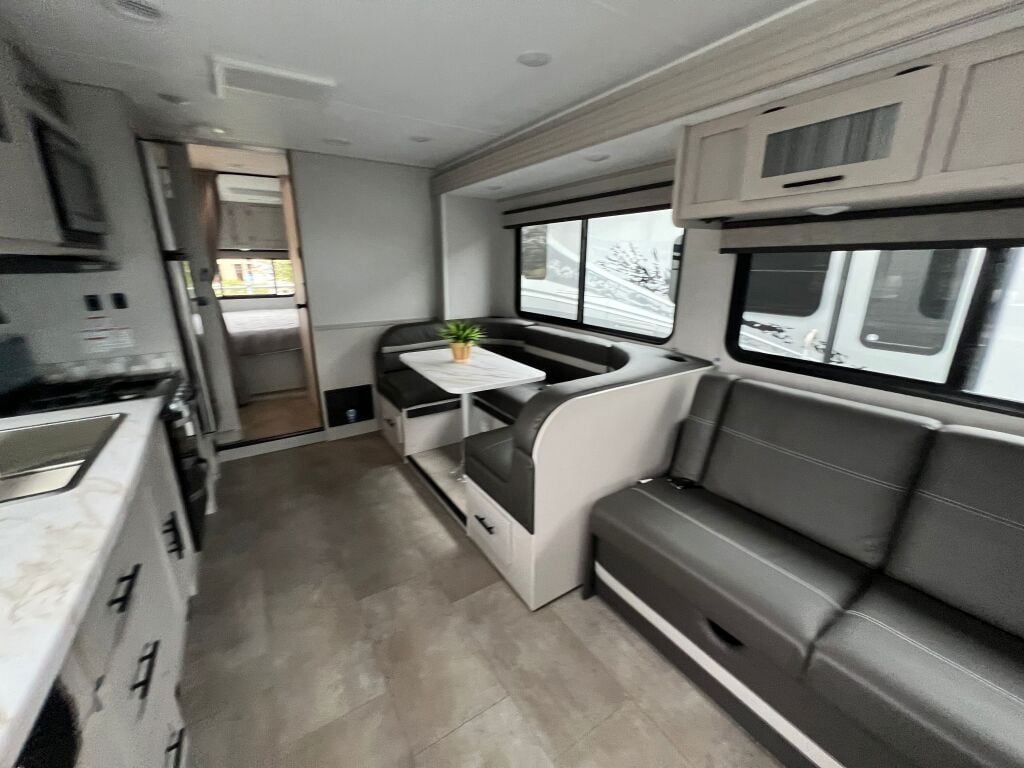 2023 Coachmen Freelander 31MB