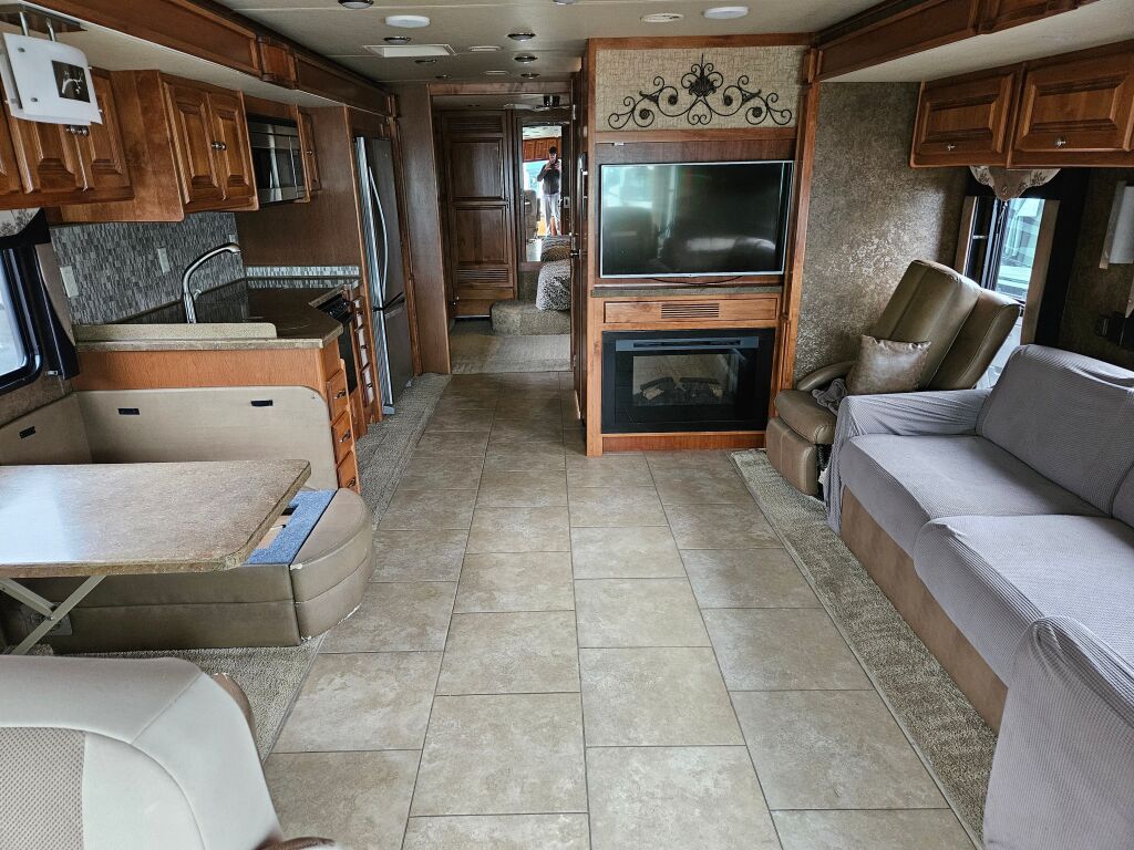 2015 Tiffin Motorhomes Allegro Red 33AA