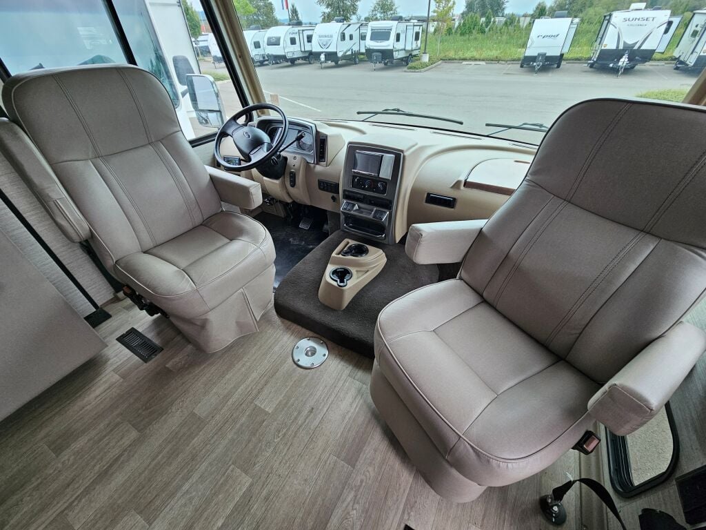 2020 Winnebago Adventurer 27N