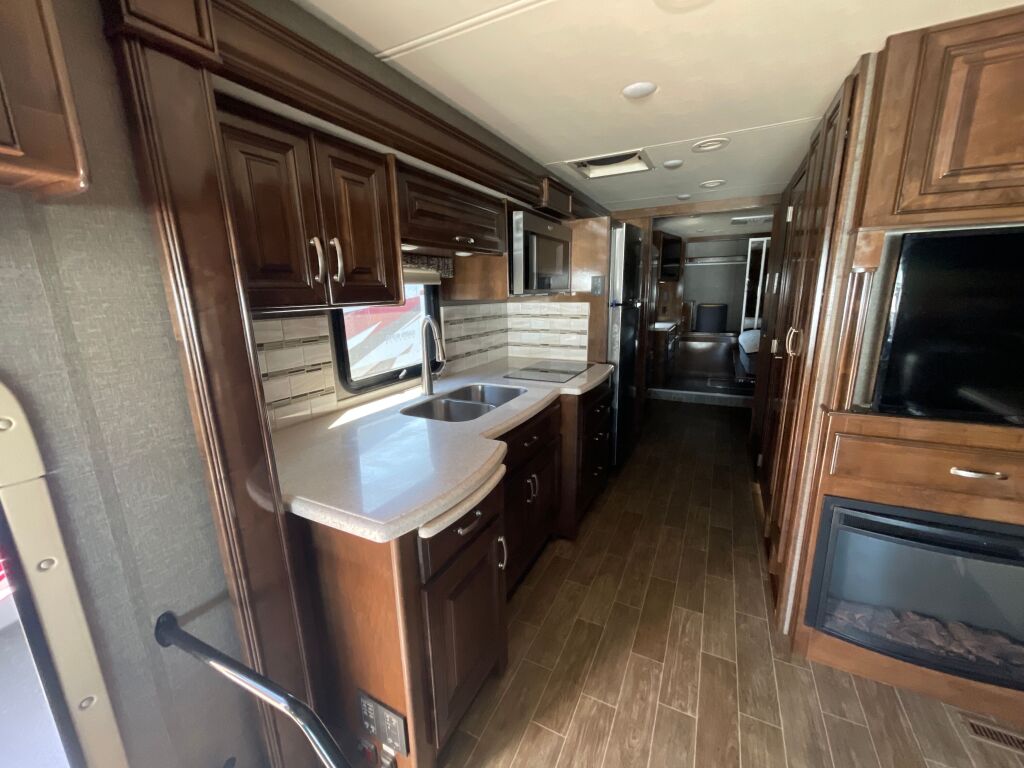 2020 Thor Motor Coach Palazzo 37.4