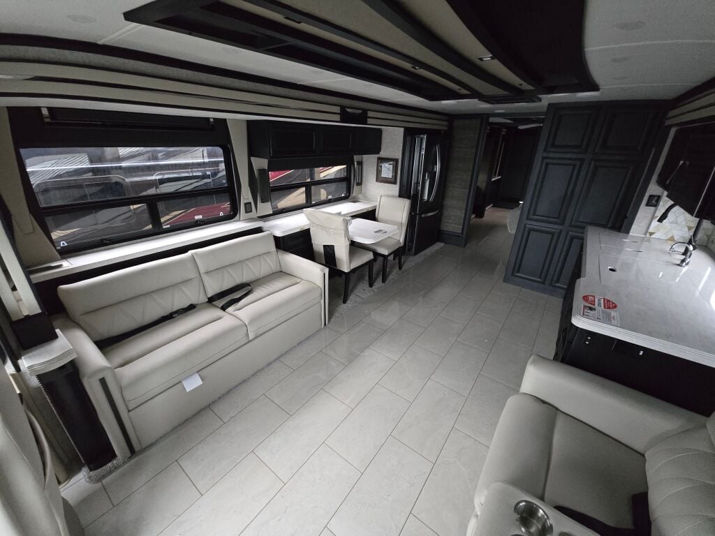 2025 Tiffin Motorhomes Allegro Bus 40IP