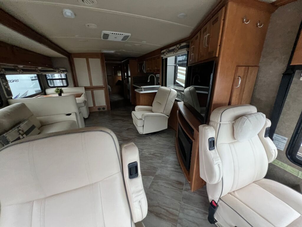 2017 Winnebago Forza 36G