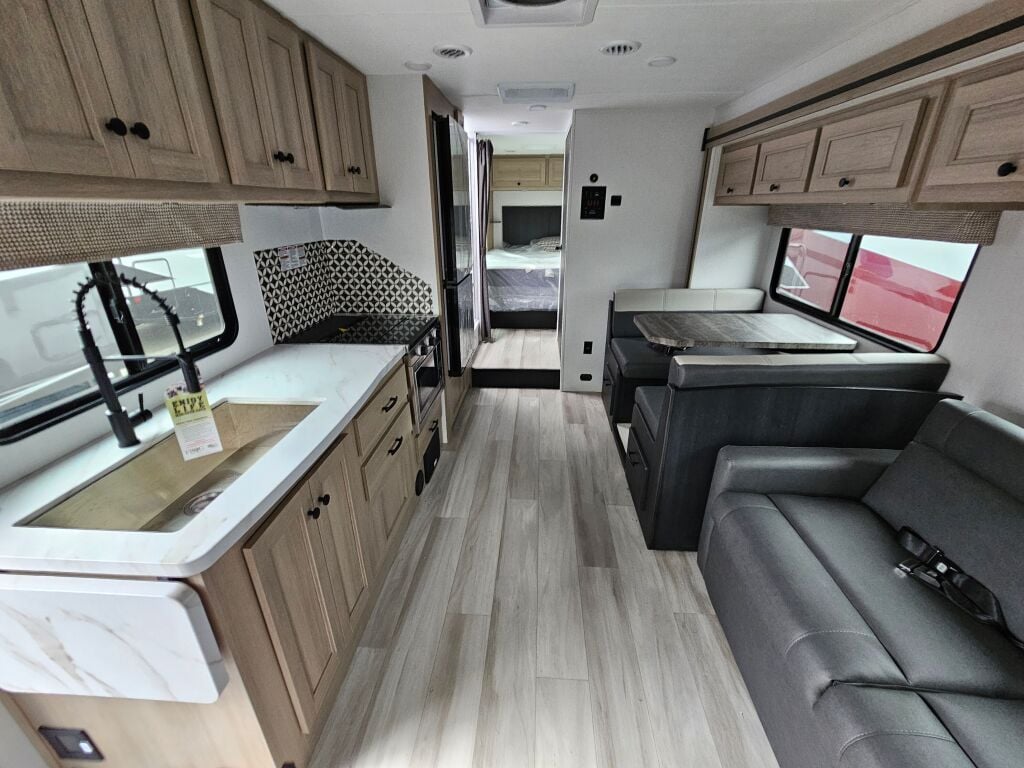 2025 Forest River Sunseeker 2850SLE