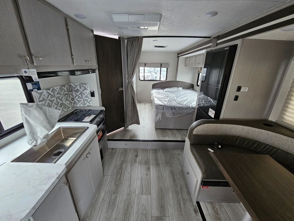 2025 Coachmen Freelander 23FS