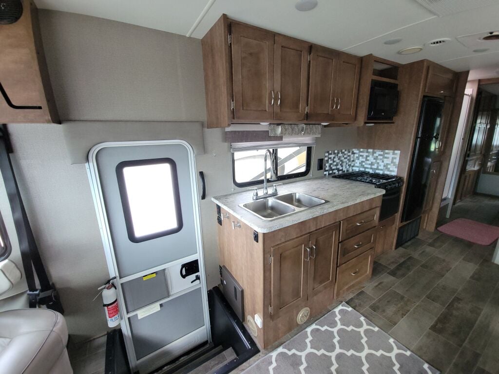 2018 Winnebago Intent 30R