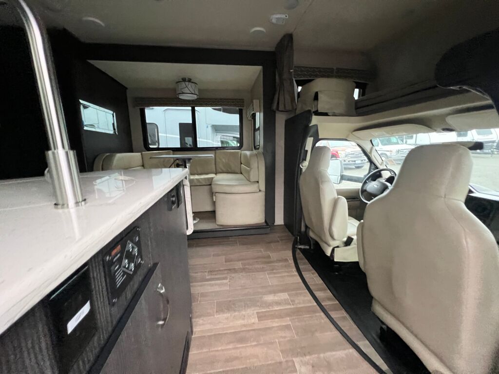 2018 Dynamax Isata 4 series 25FW