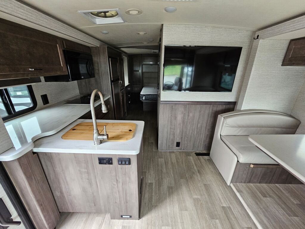 2020 Winnebago Adventurer 27N