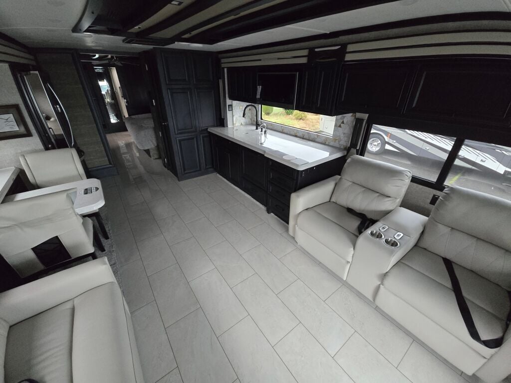 2025 Tiffin Motorhomes Allegro Bus 40IP