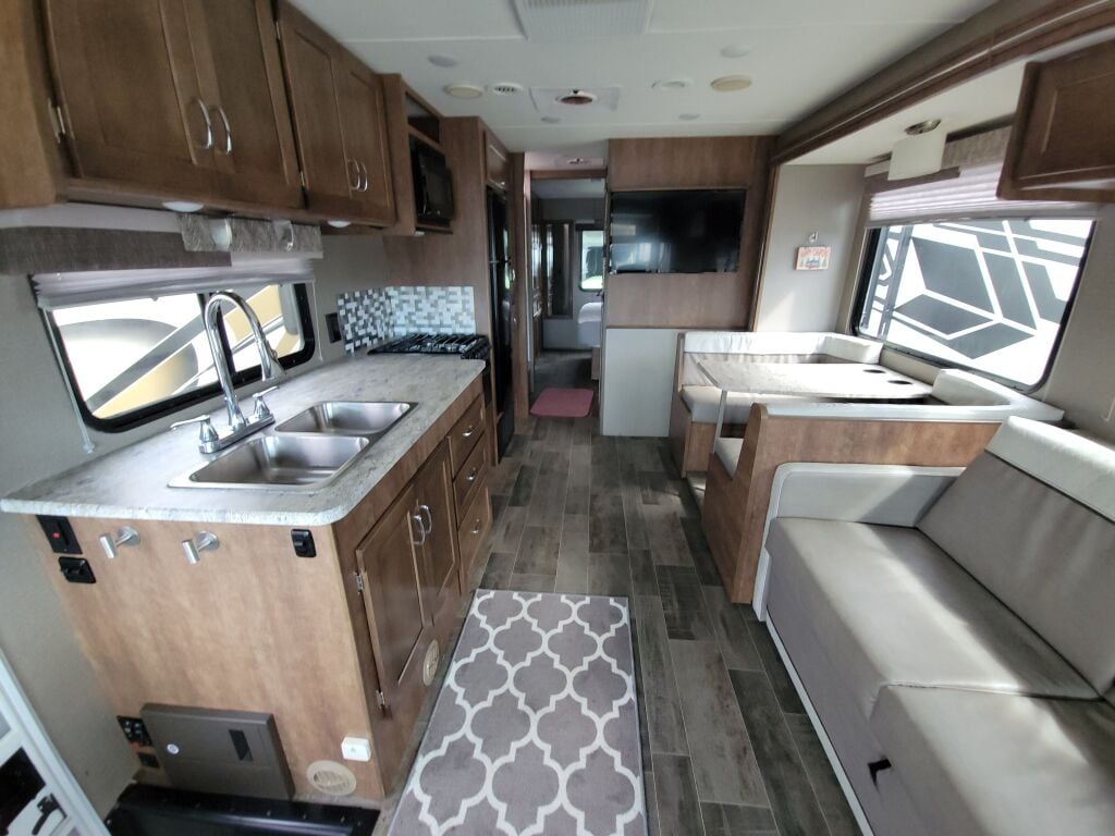 2018 Winnebago Intent 30R