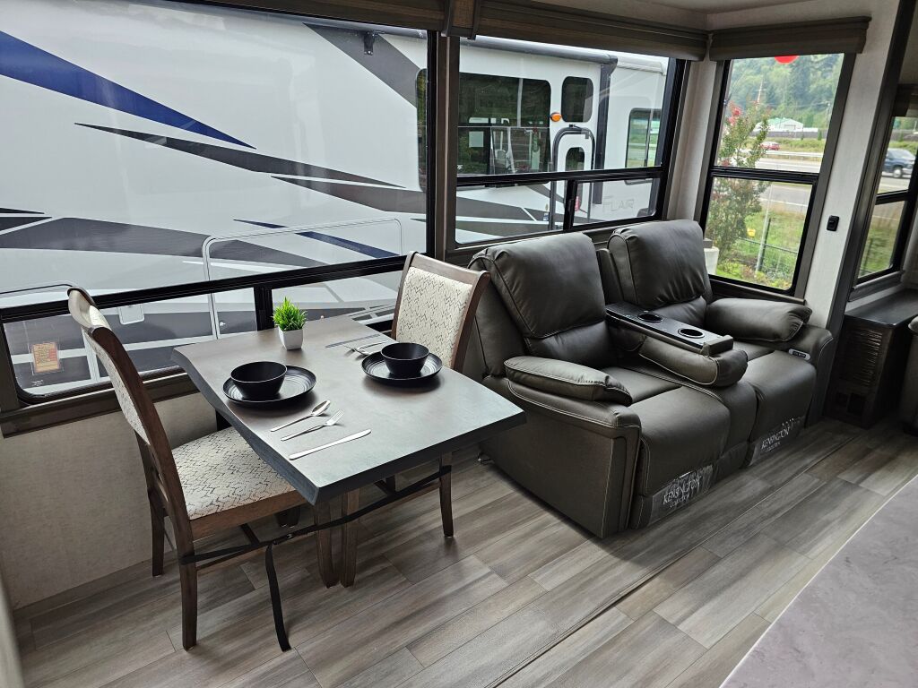 2022 Alliance RV Paradigm 295MK