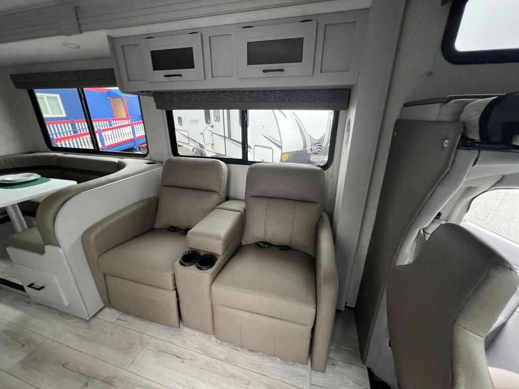 2025 Coachmen Freelander 31MB