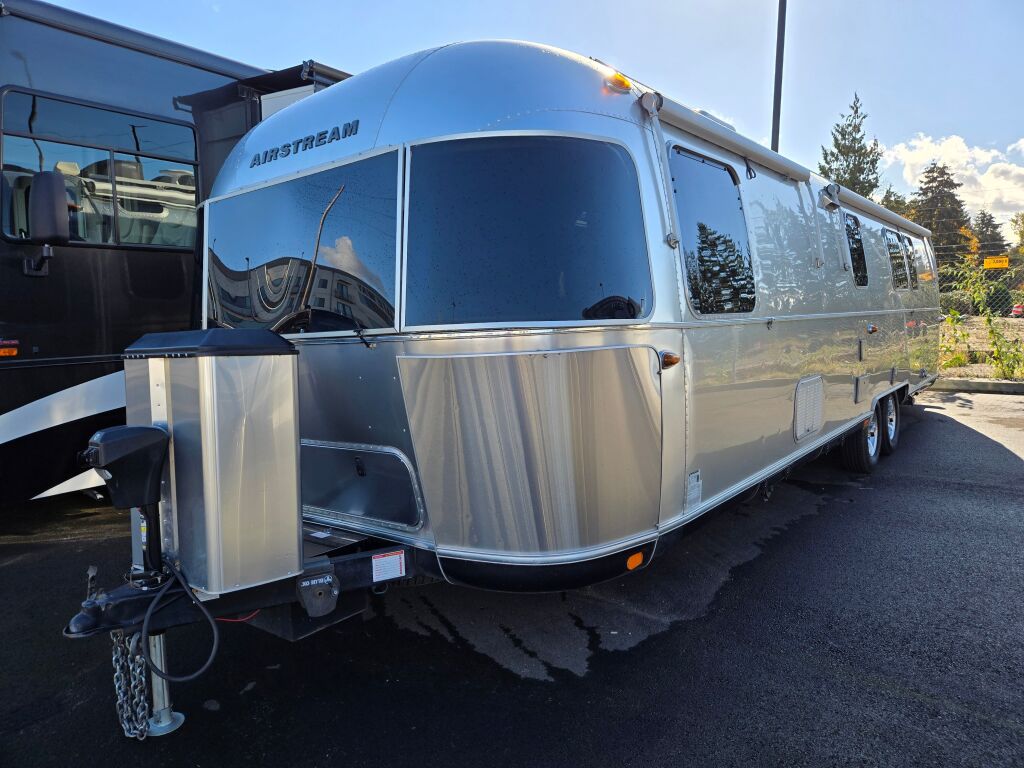 2019 Airstream Classic 33FB