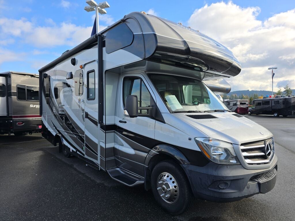 2016 Forest River Sunseeker 2400RSB