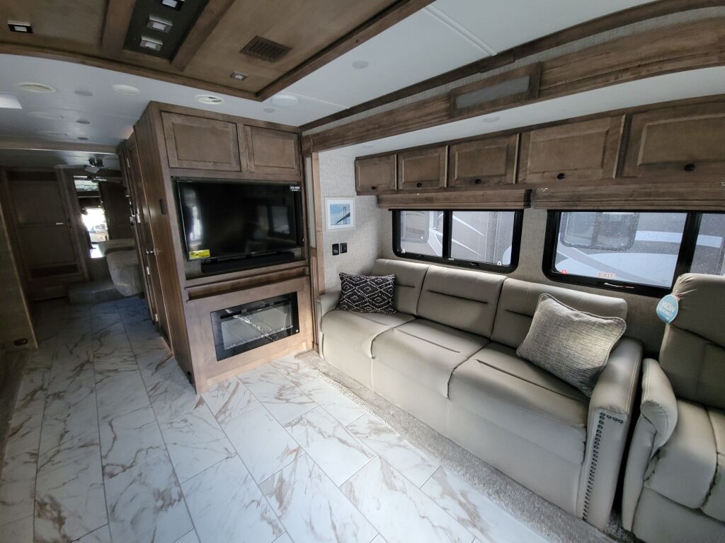 2025 Tiffin Motorhomes Allegro Red 33AA