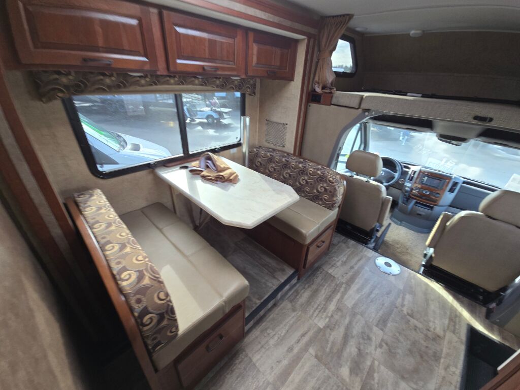 2016 Forest River Sunseeker 2400RSB