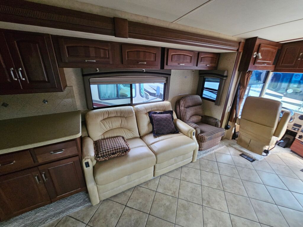 2008 Winnebago Tour 40FD