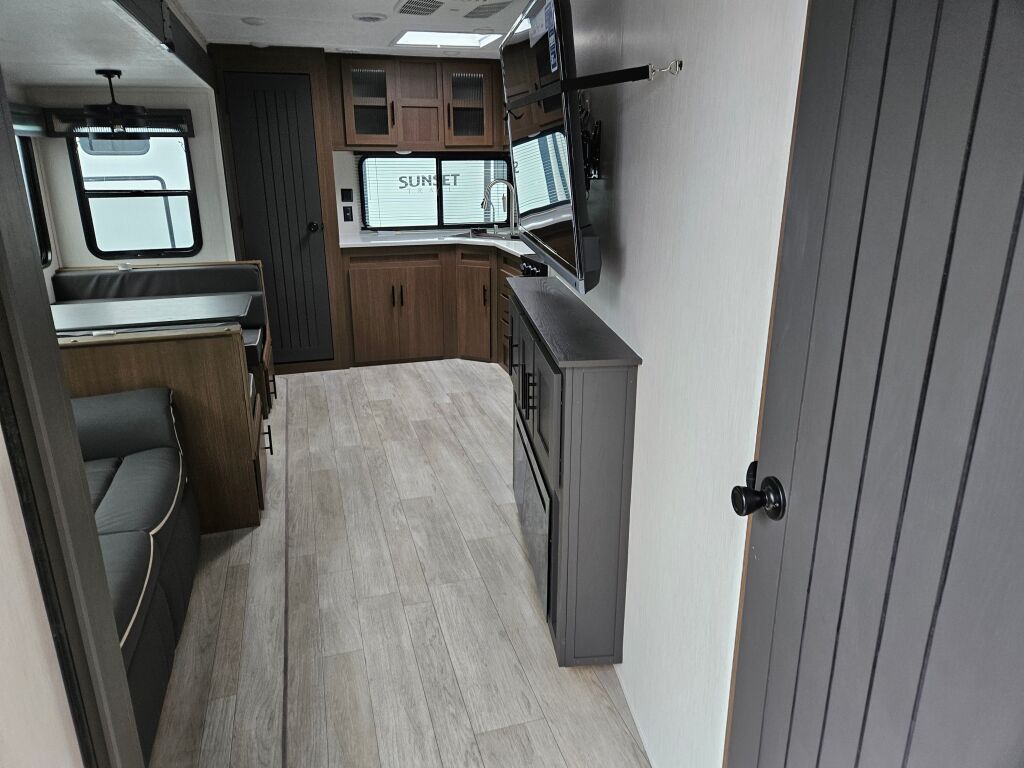 2025 Forest River Wildcat Travel Trailer 304MBX