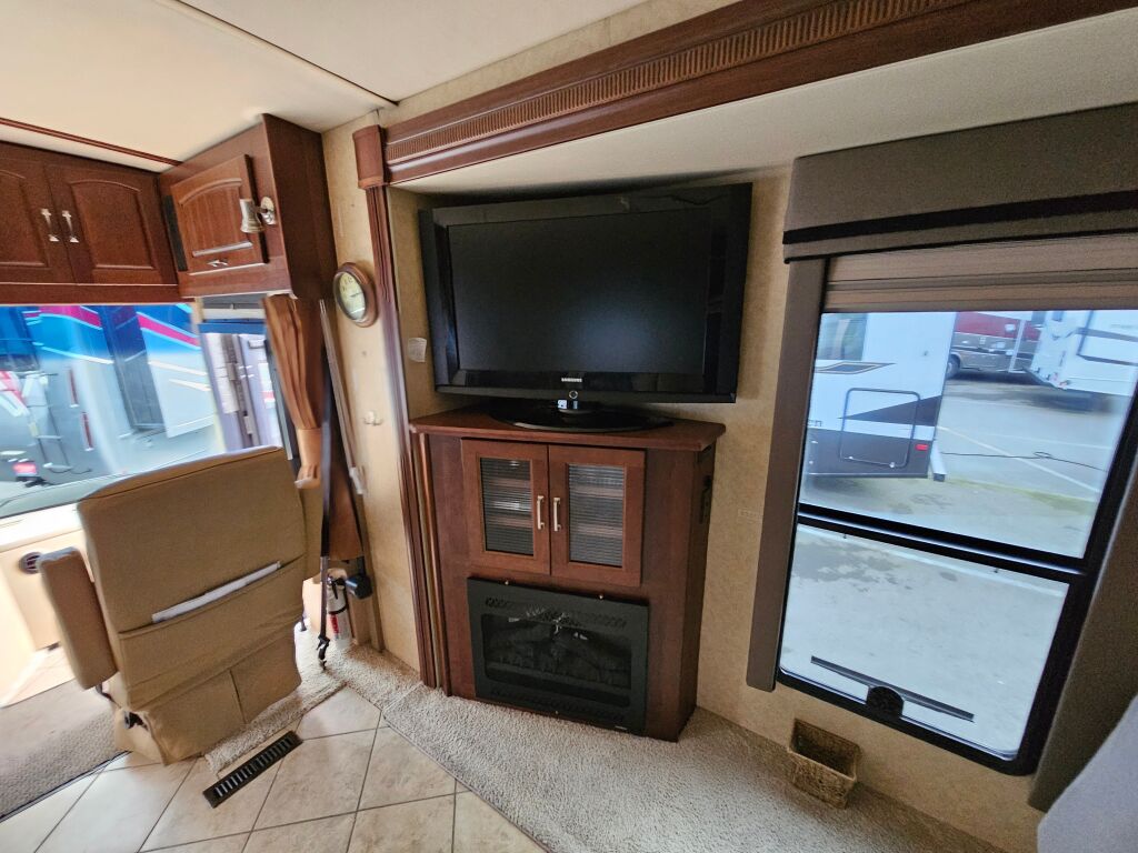 2008 Winnebago Tour 40FD