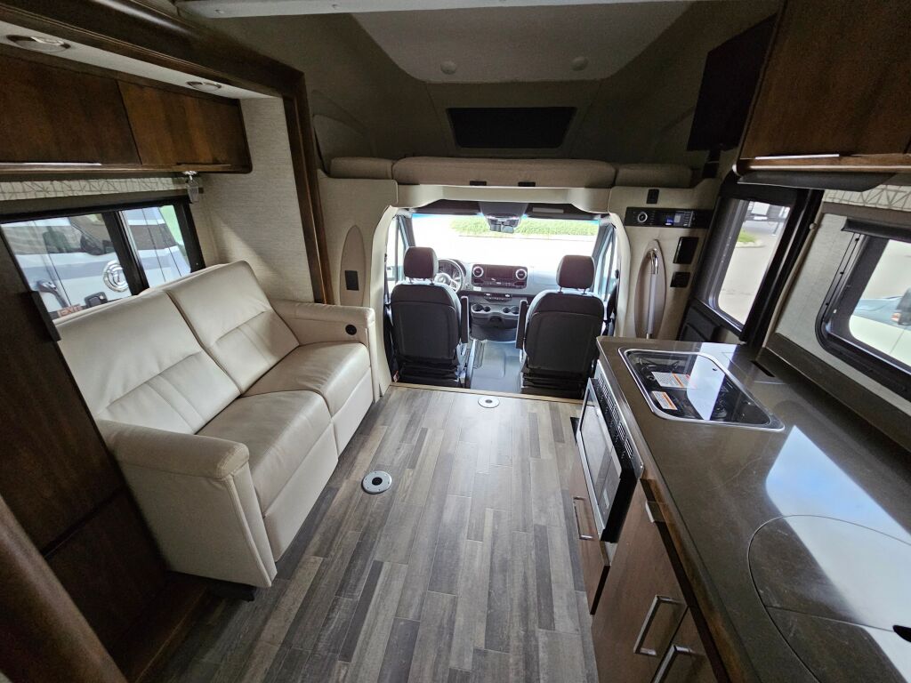 2020 Tiffin Motorhomes Wayfarer 24TW