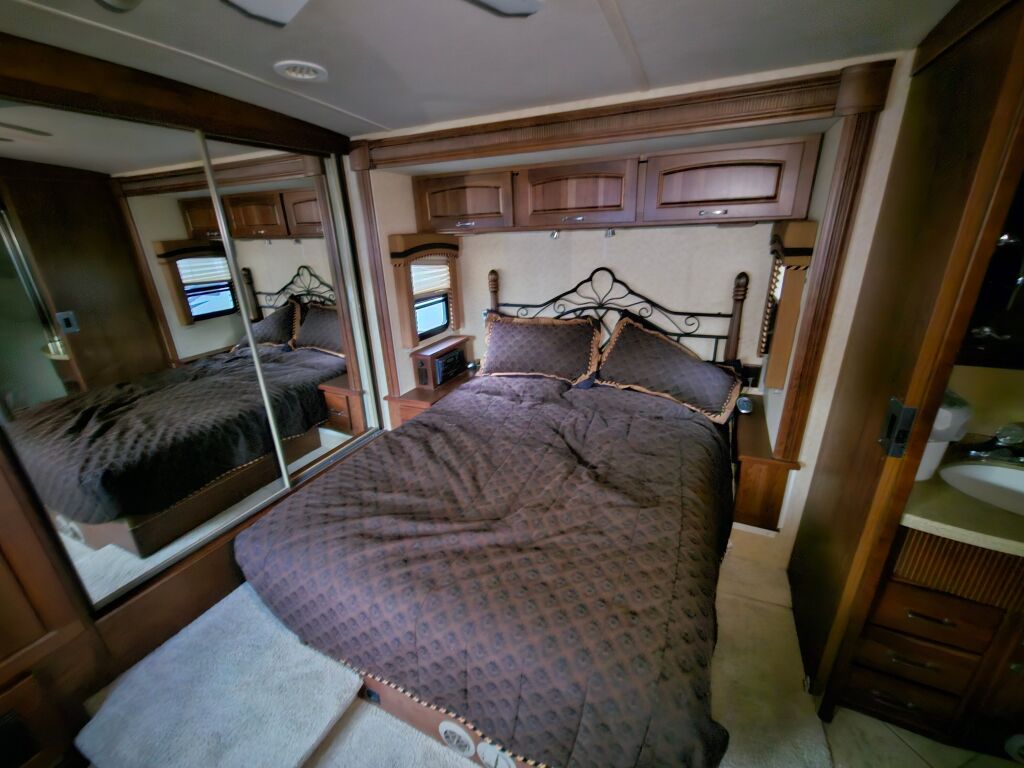 2008 Winnebago Tour 40FD