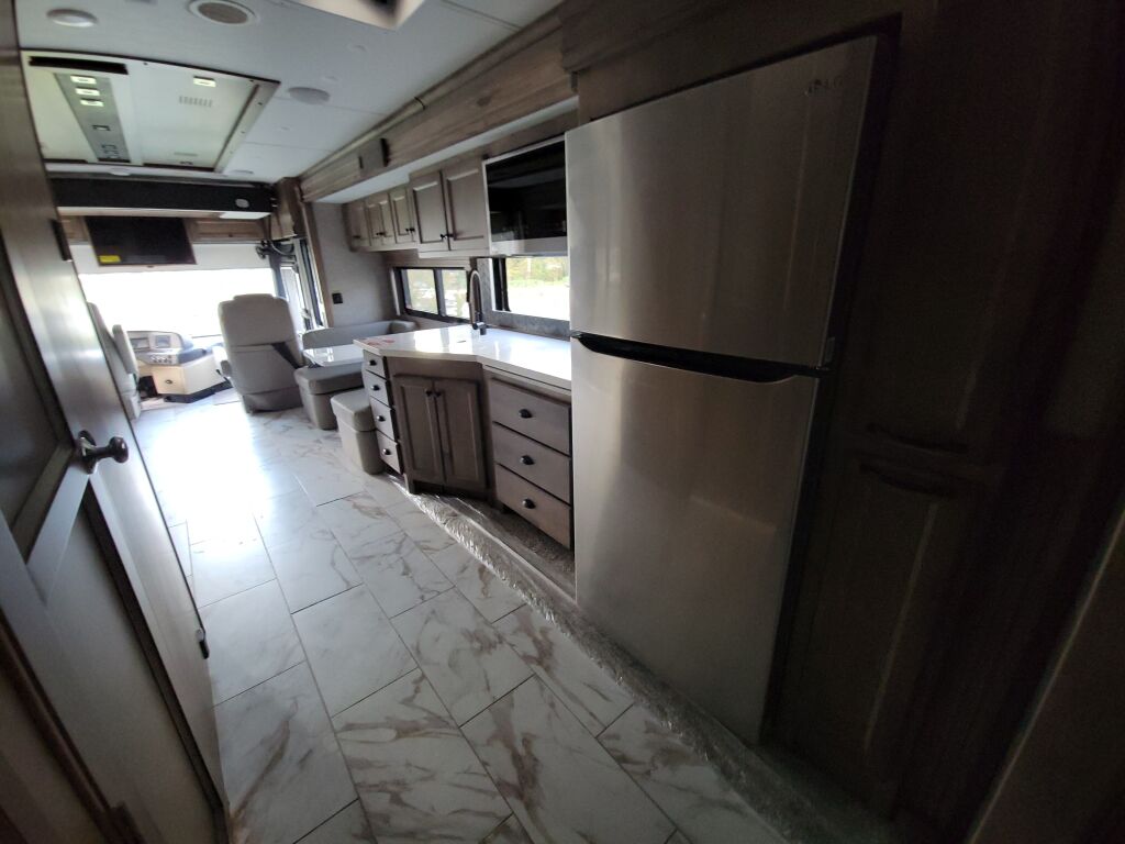 2025 Tiffin Motorhomes Allegro Red 33AA