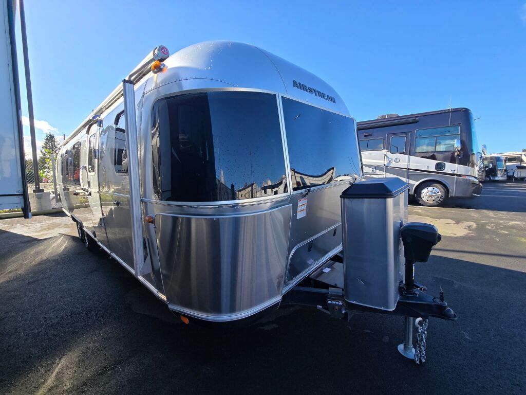 2019 Airstream Classic 33FB