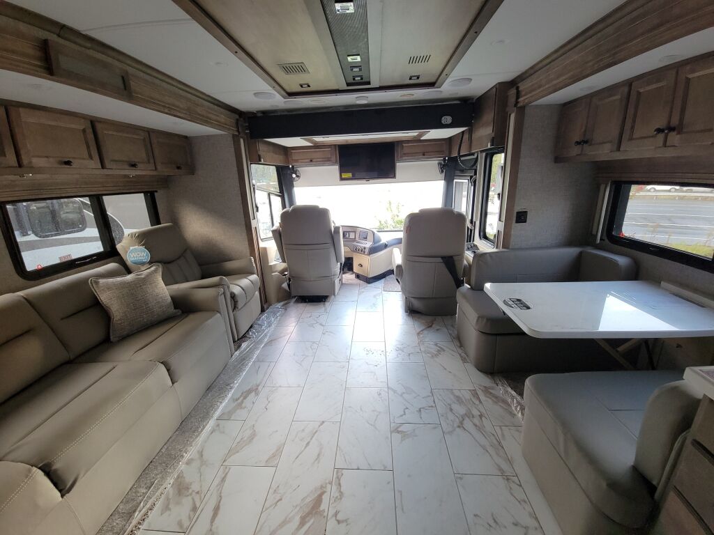 2025 Tiffin Motorhomes Allegro Red 33AA