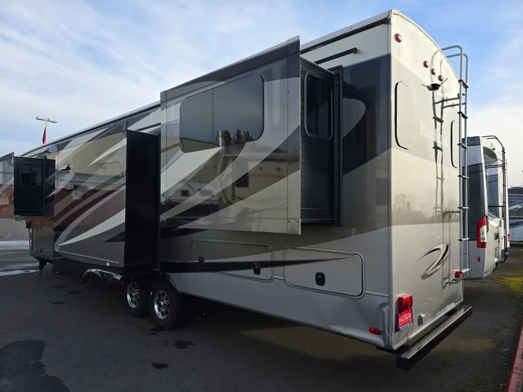 2016 Keystone Montana 3791RD