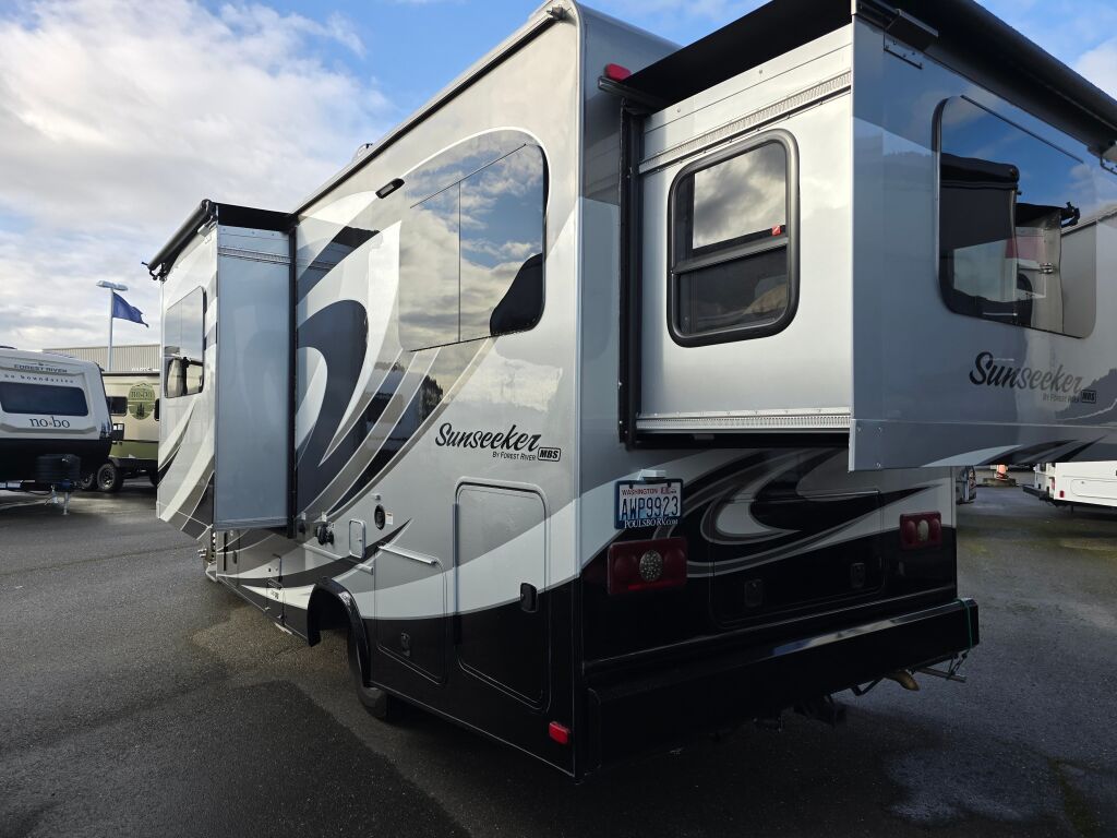 2016 Forest River Sunseeker 2400RSB