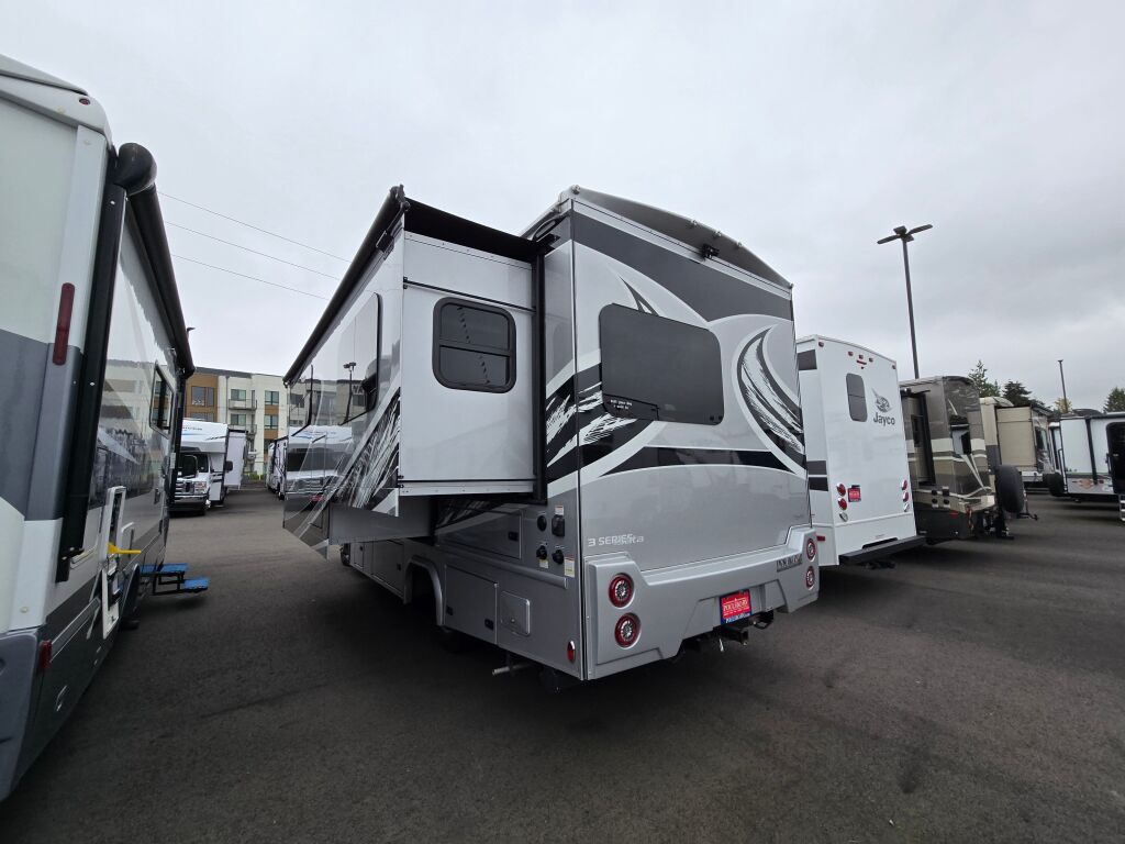 2022 Dynamax Isata 3 Series 24FW