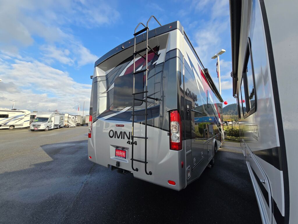 2025 Thor Motor Coach Omni RS36