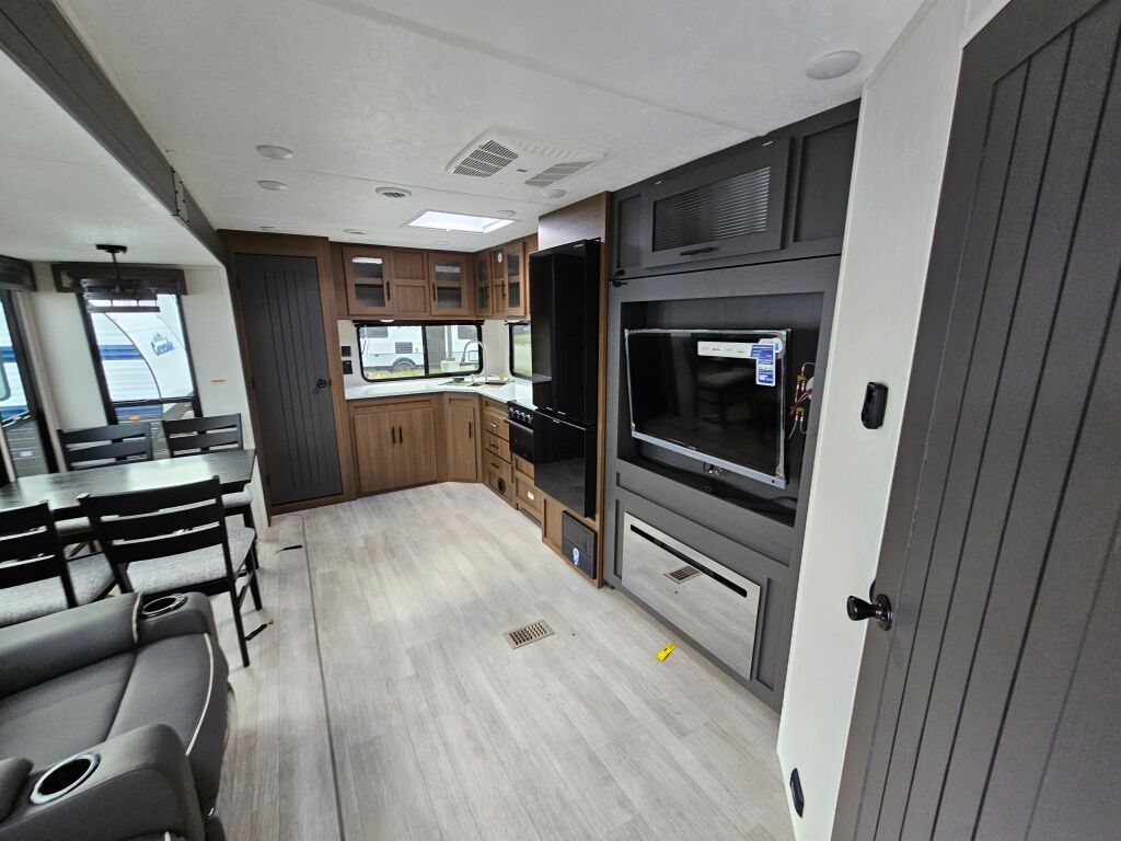 2025 Forest River Wildcat Travel Trailer 267MEX