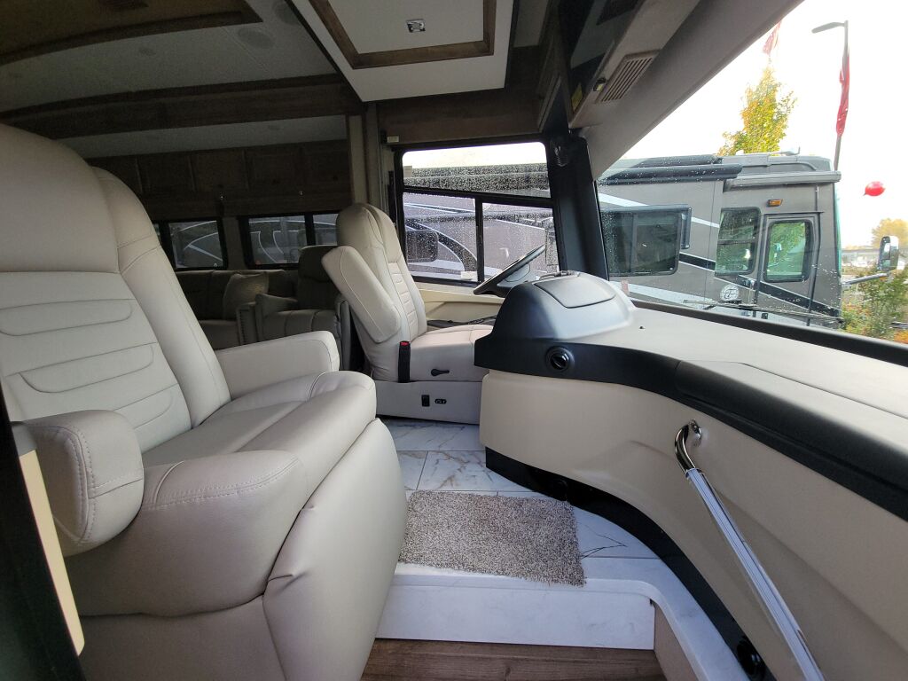 2025 Tiffin Motorhomes Allegro Red 33AA