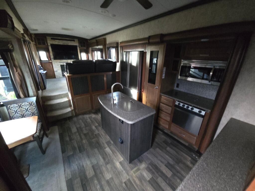 2016 Keystone Montana 3791RD