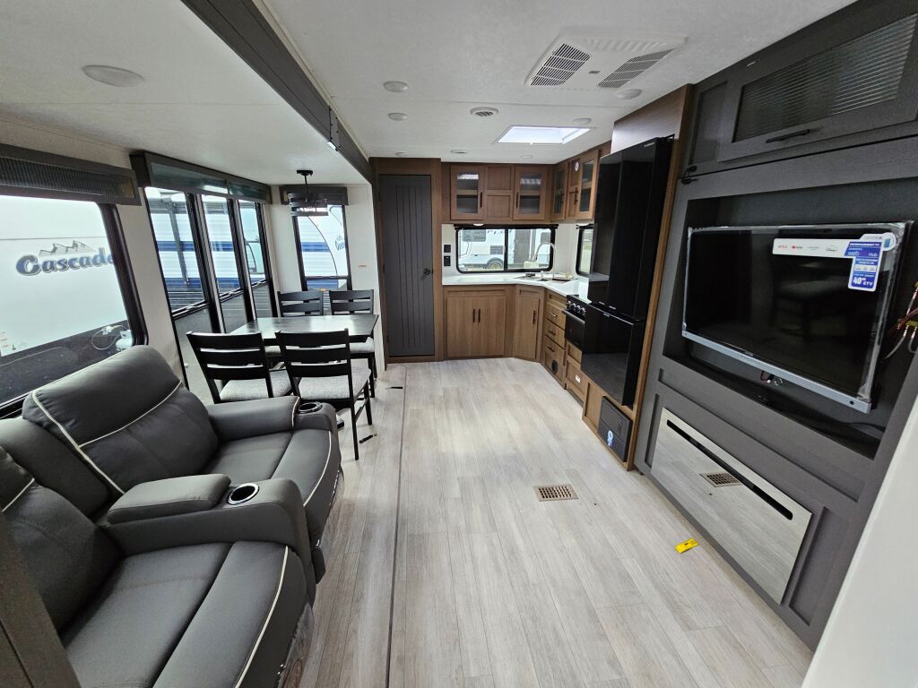 2025 Forest River Wildcat Travel Trailer 267MEX