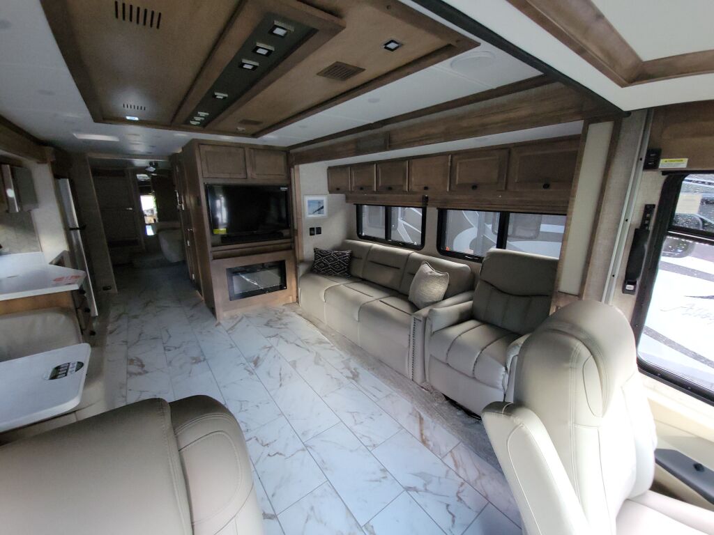 2025 Tiffin Motorhomes Allegro Red 33AA