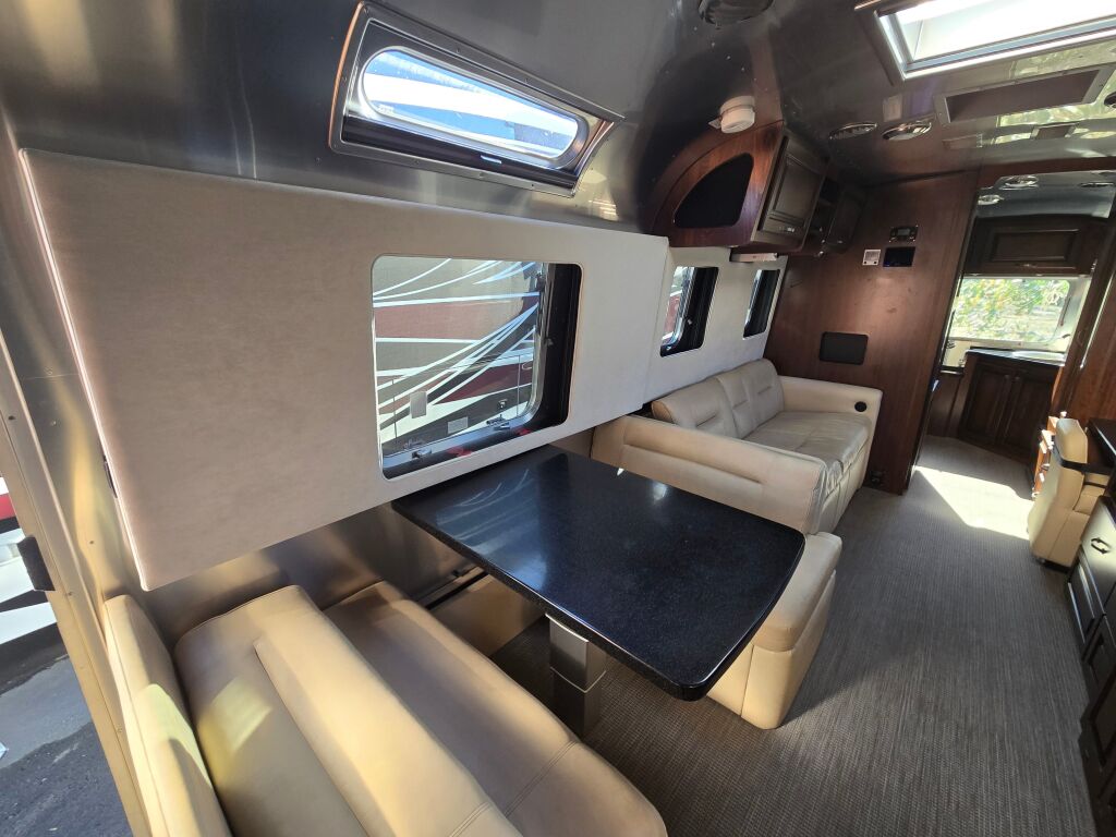 2019 Airstream Classic 33FB