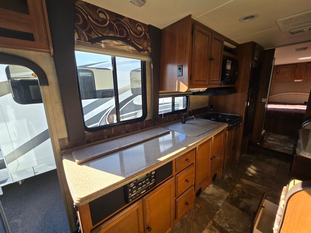 2014 Coachmen Leprechaun 319DS