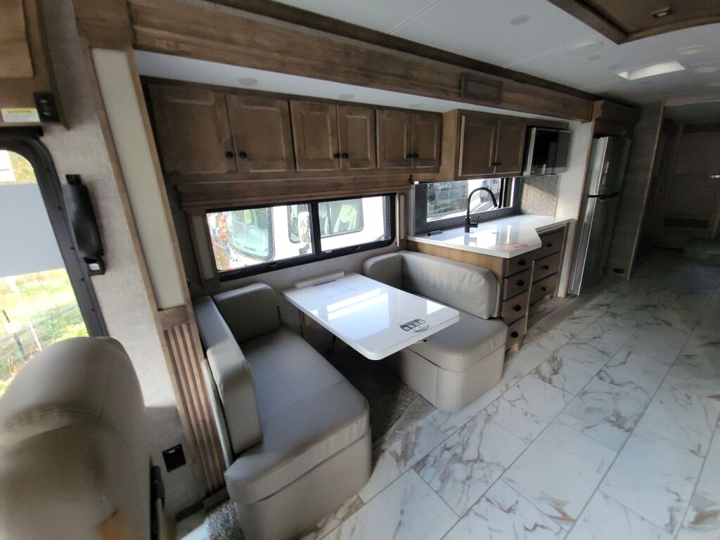 2025 Tiffin Motorhomes Allegro Red 33AA