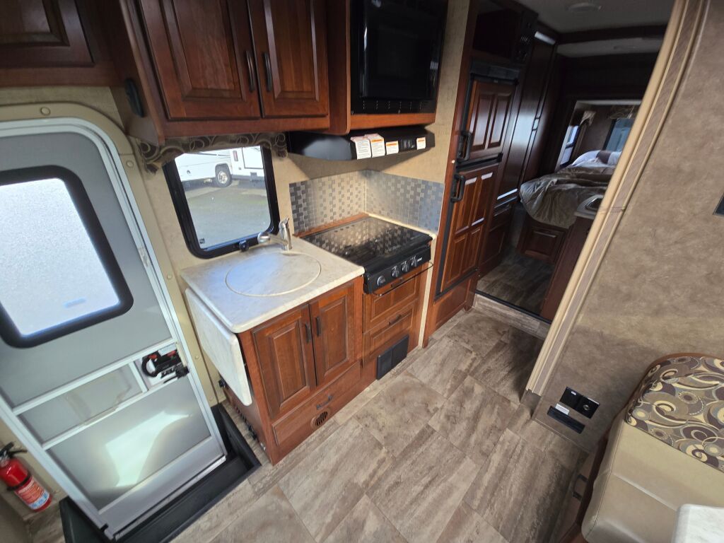 2016 Forest River Sunseeker 2400RSB