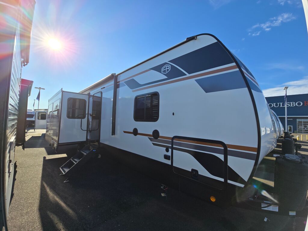 2025 Forest River Wildcat Travel Trailer 304MBX