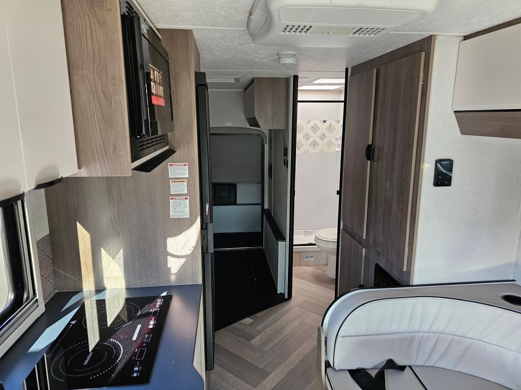 2025 Coachmen Cross Trail AWD EV 21XG