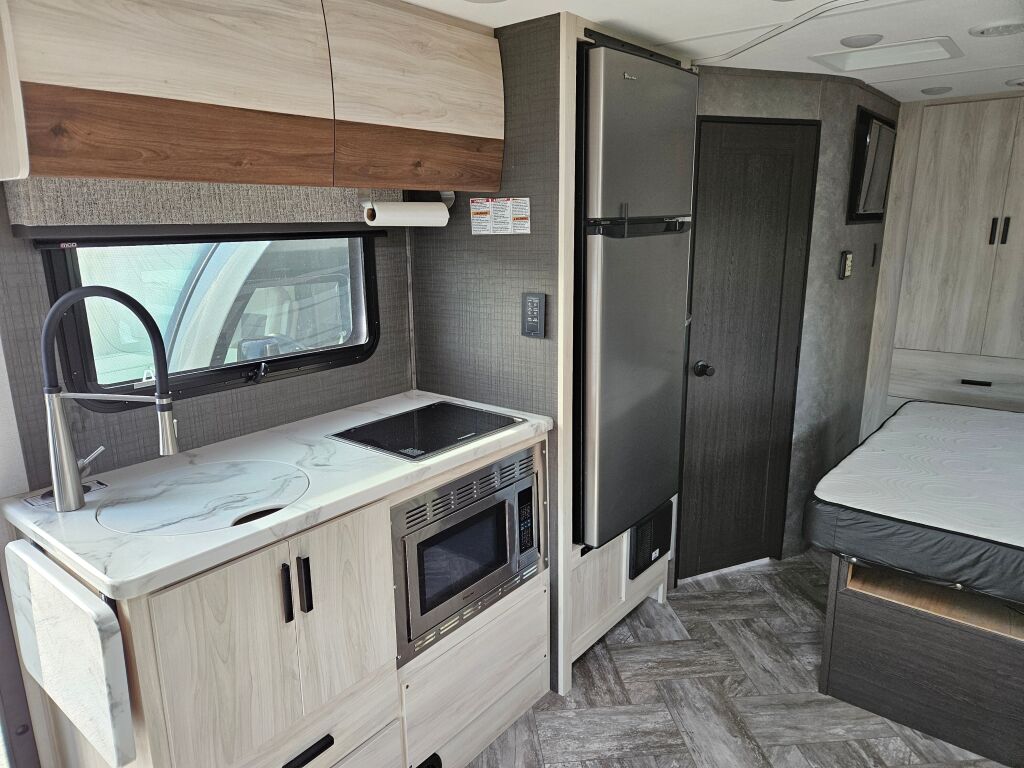 2021 Forest River Sunseeker 2400B MBS