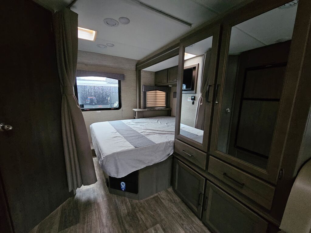 2023 Thor Motor Coach Chateau 24F