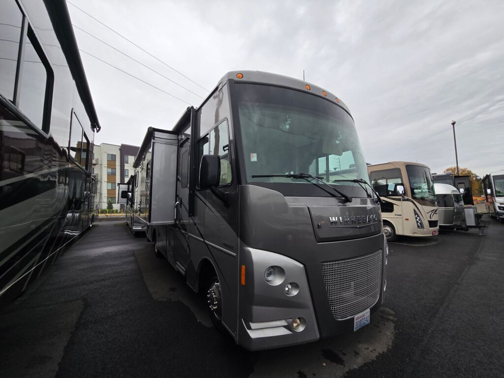 2015 Winnebago Vista 27N