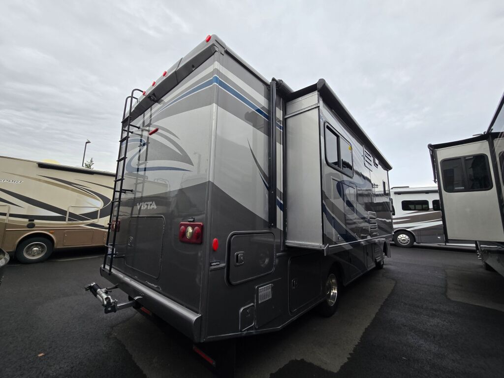 2015 Winnebago Vista 27N